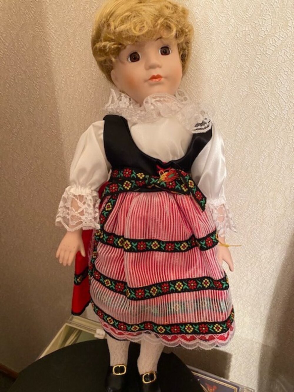 Ellis Island American Dreams Porcelain Musical Doll - Czechoslovakia - Lida